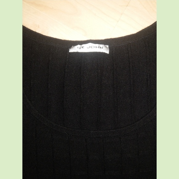 SOLD St. John sweater top m/l - Picture 2 of 4
